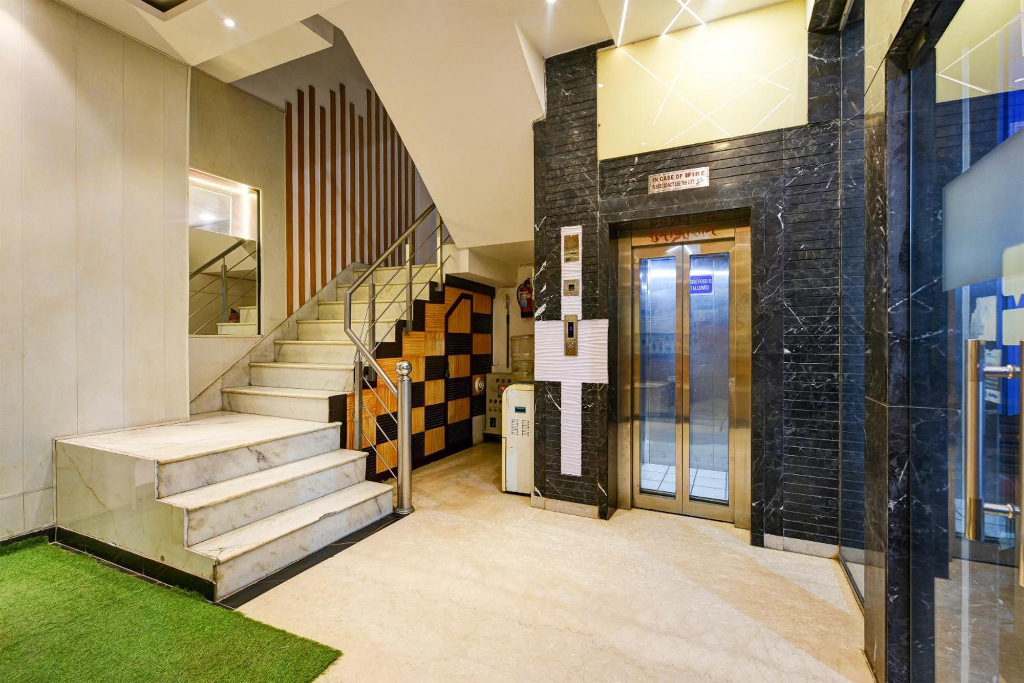 Hotel Shri Vinayak In City Centre At New Delhi Railway Station-By Rcg Hotels Esterno foto