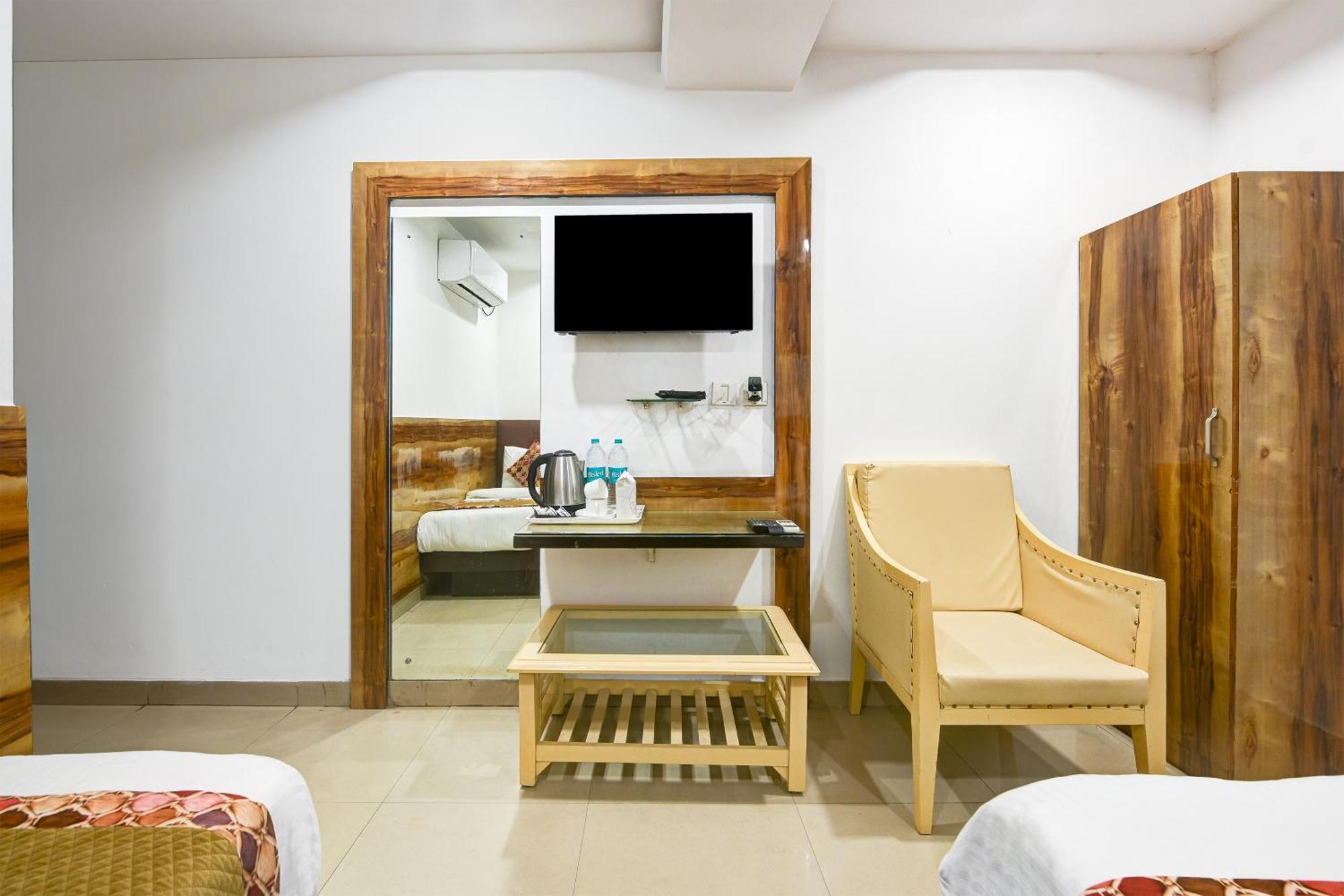 Hotel Shri Vinayak In City Centre At New Delhi Railway Station-By Rcg Hotels Esterno foto