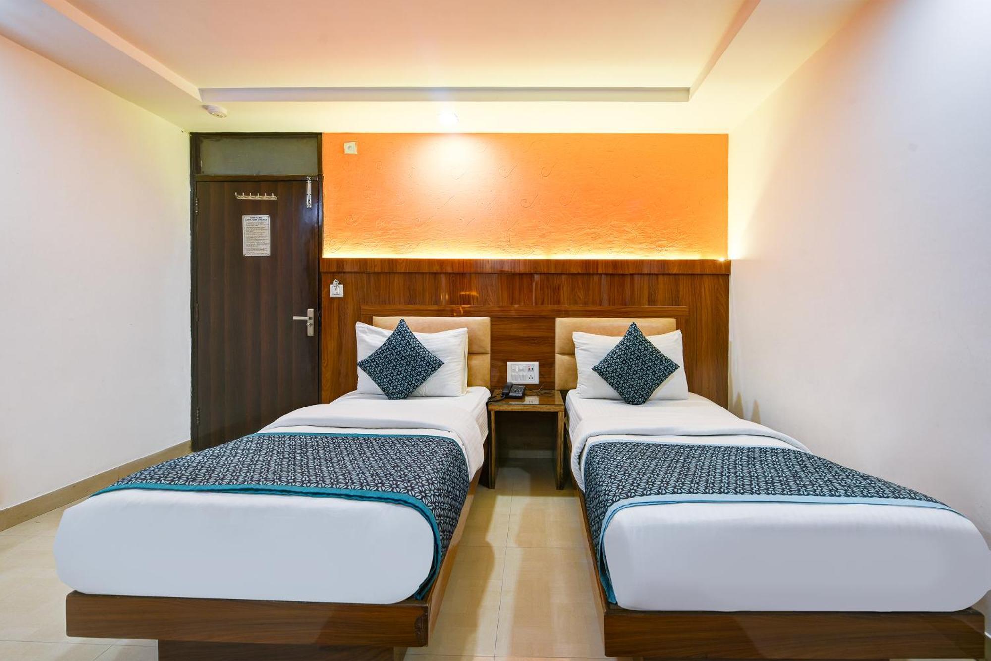 Hotel Shri Vinayak In City Centre At New Delhi Railway Station-By Rcg Hotels Esterno foto