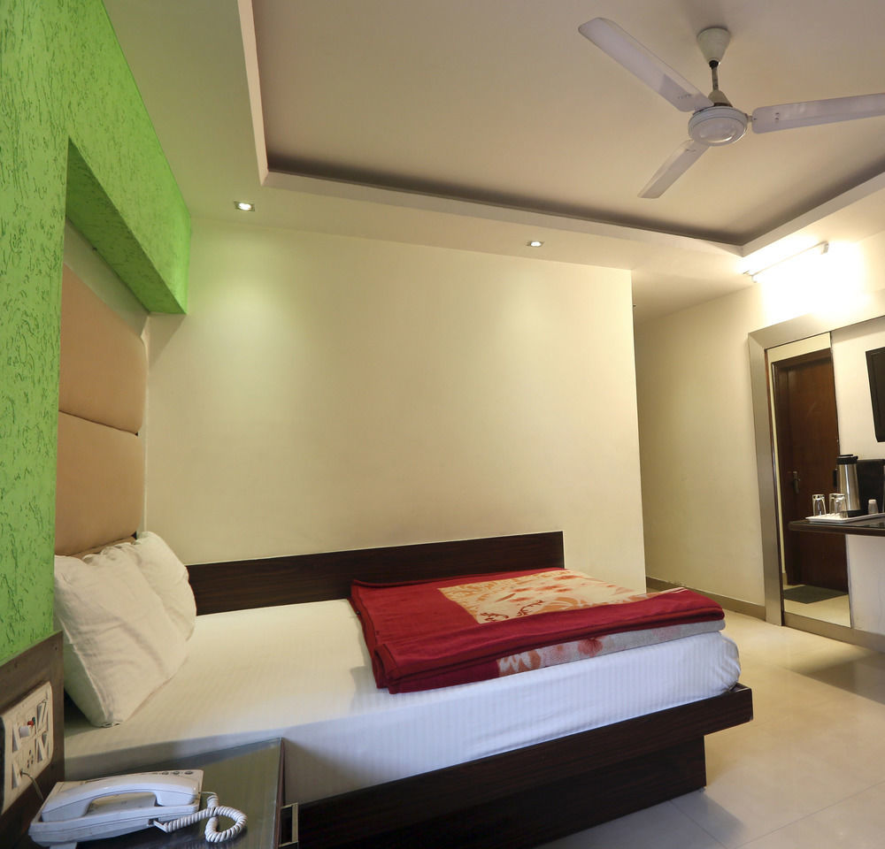 Hotel Shri Vinayak In City Centre At New Delhi Railway Station-By Rcg Hotels Esterno foto